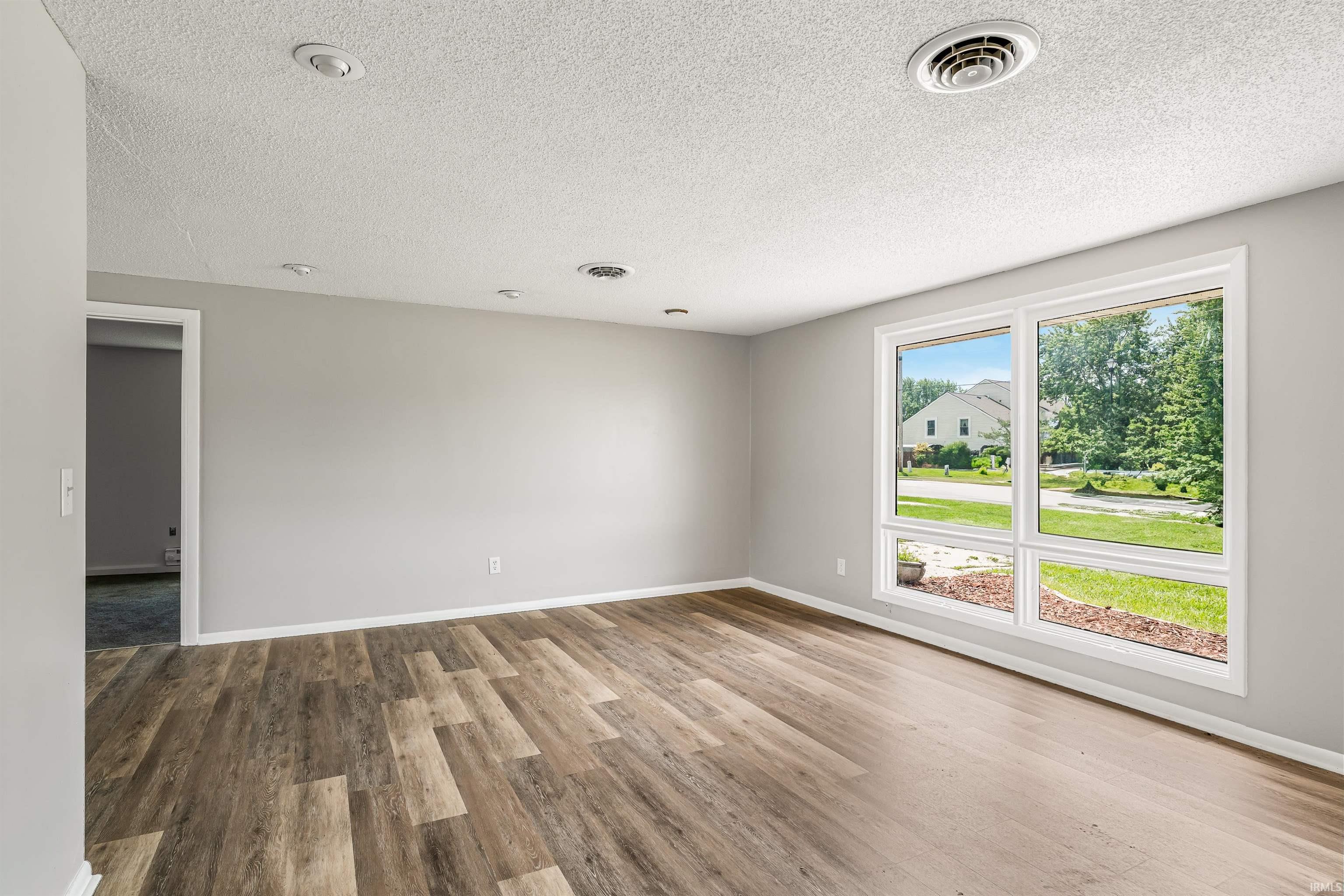 3914 Maplecrest Road Fort Wayne, IN 46815 - Photo 6 of 33 Gallery Image 6