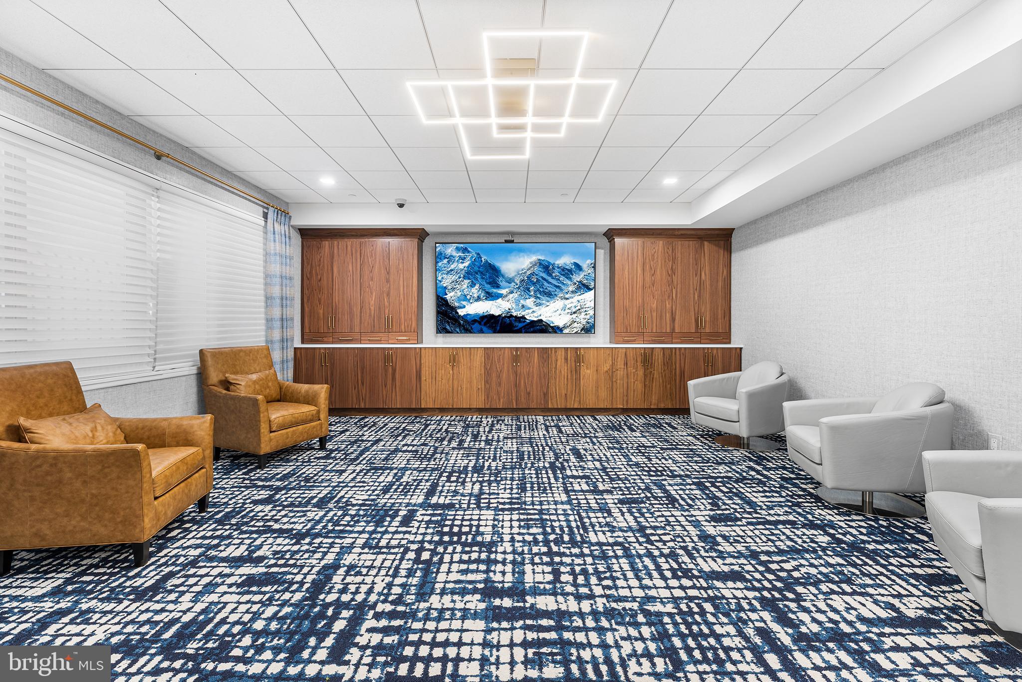 1919 Chestnut Street, Unit 202324 Philadelphia, PA 19103 - Photo 36 of 38 a living room with furniture