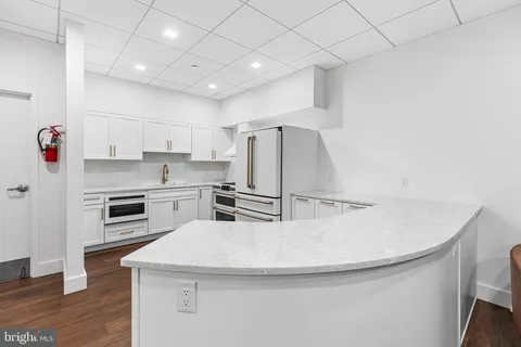 $610,000 | 1919 Chestnut Street, Unit 202324, Philadelphia, PA 19103