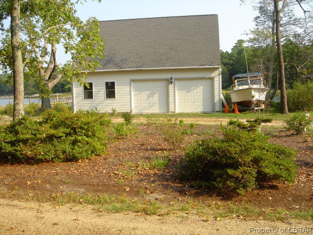 538 Whitfield Road Cardinal, VA 23025 - Photo 7 of 32