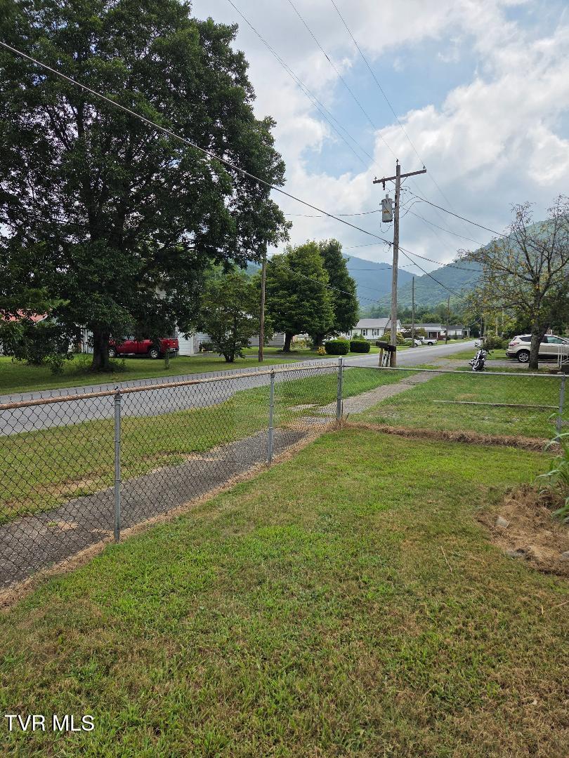 122 Dennis Cove Road Hampton, TN 37658 - Photo 16 of 17 Up street