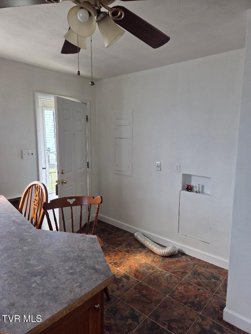 122 Dennis Cove Road Hampton, TN 37658 - Photo 9 of 17 Laundry