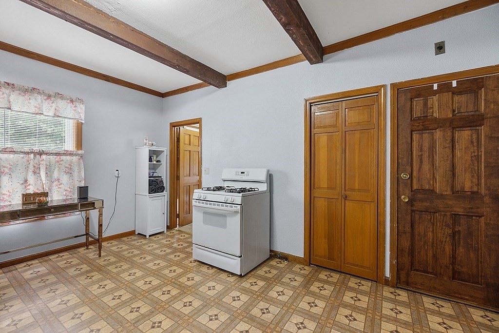 207 Cumberland Road Lowell, MA 01850 - Photo 4 of 40 Gallery Image 4