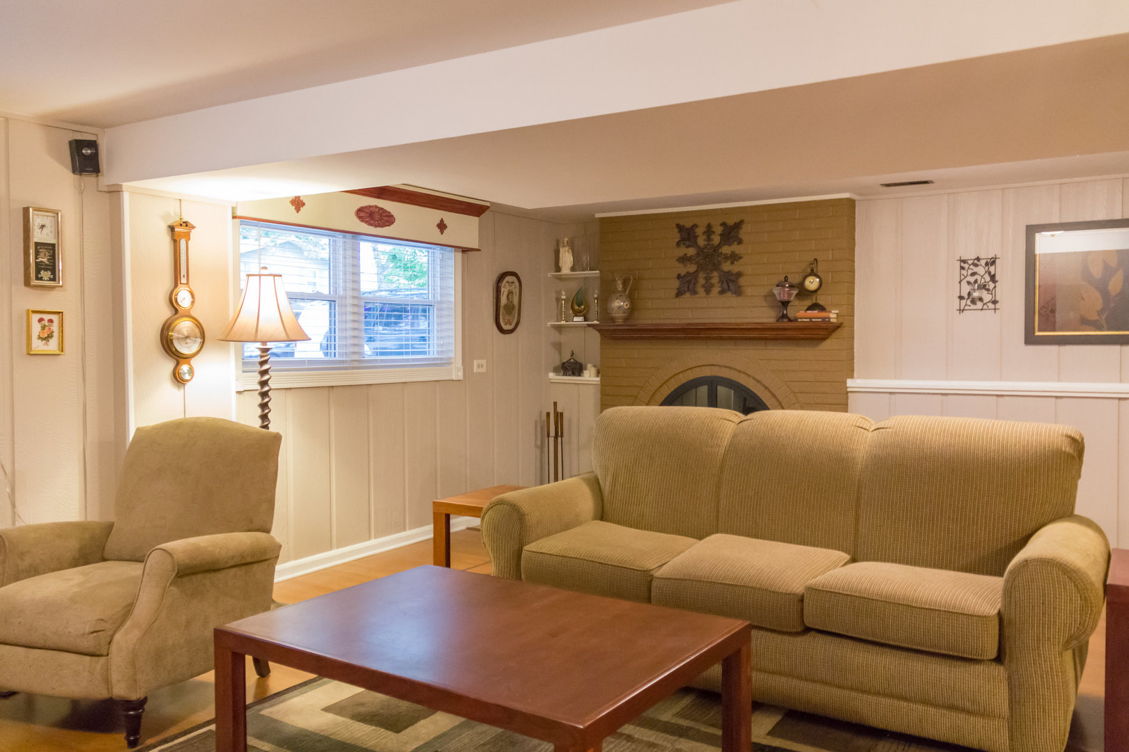 15254 Arroyo Drive Oak Forest, IL 60452 - Photo 27 of 39 a living room with furniture and a large window