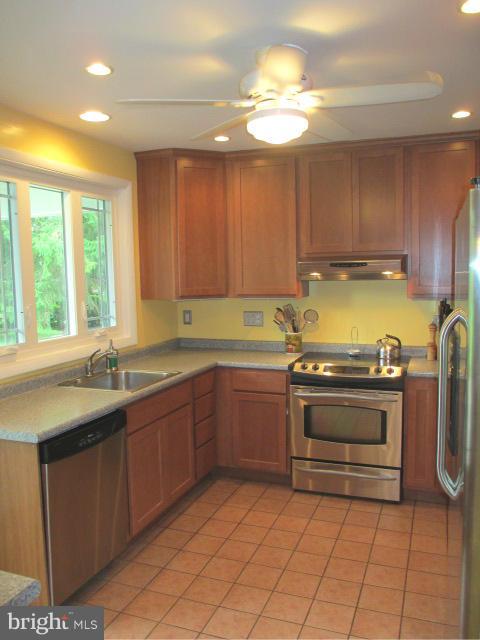 9505 Buckhorn Road Baltimore, MD 21234 - Photo 9 of 30 Updated Kitchen w/Lighted Ceiling Fan