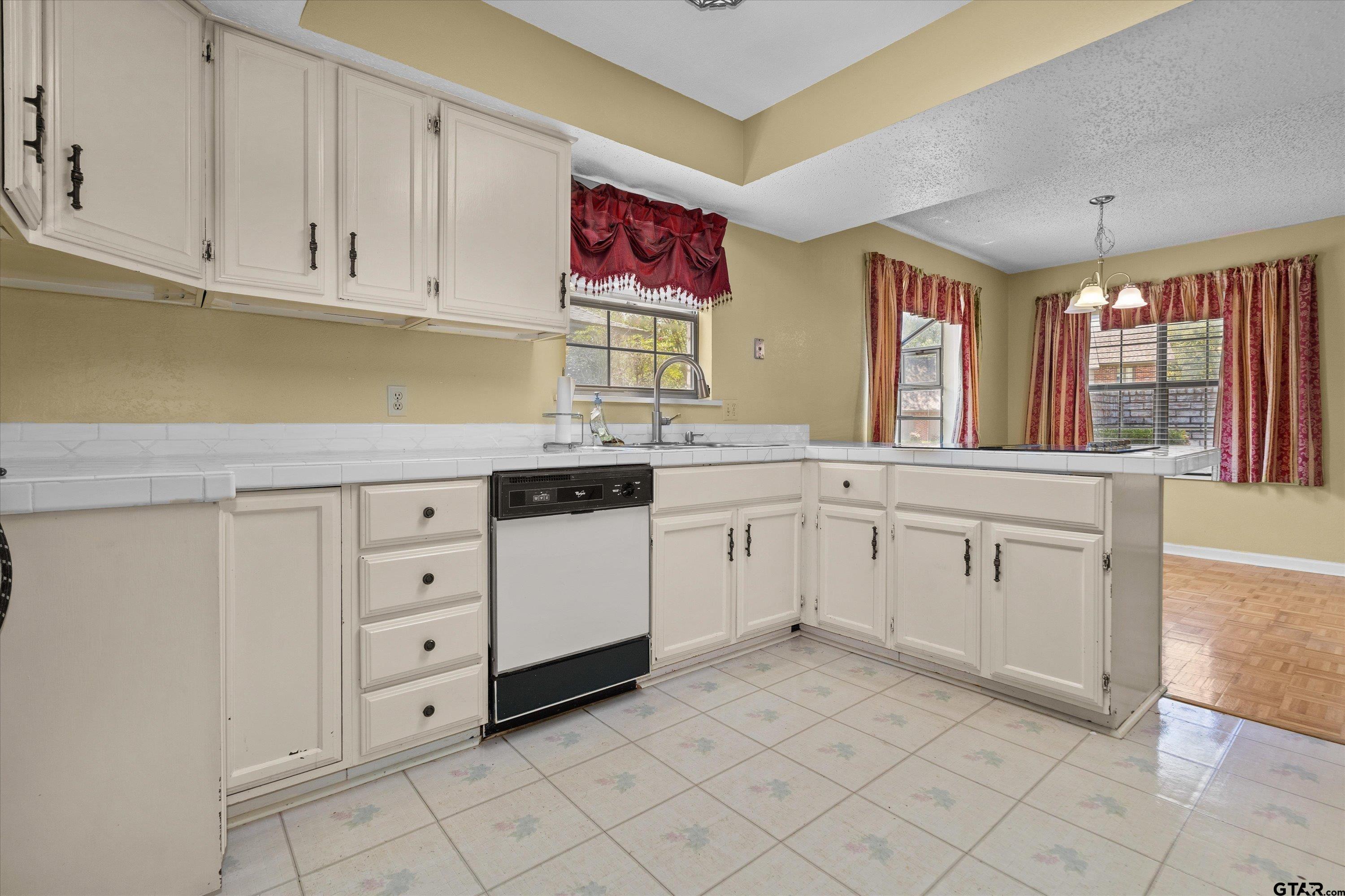 5820 Foxcroft Road Tyler, TX 75703 - Photo 28 of 39 Gallery Image 28