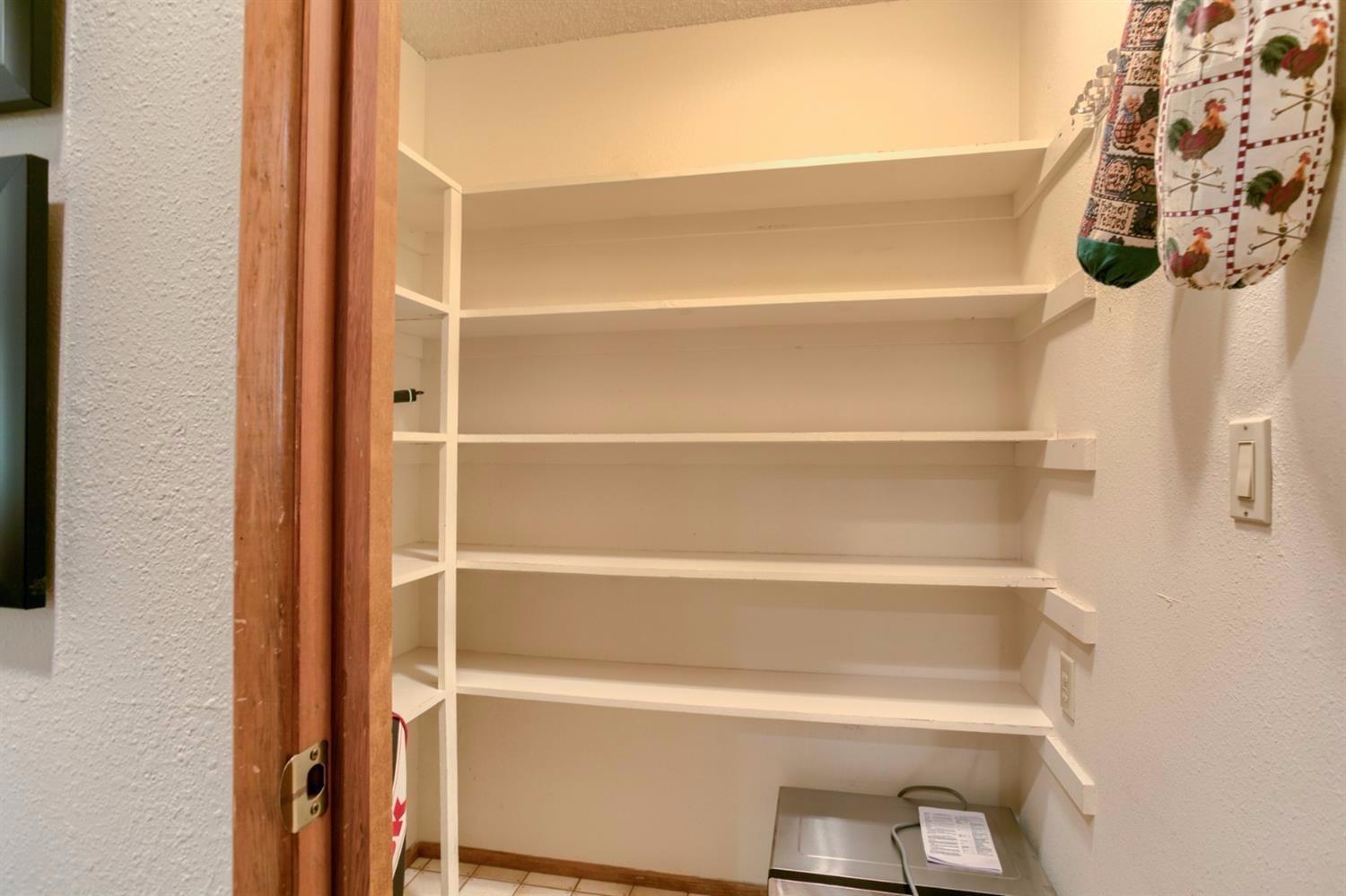 5100 Tunnel Loop Road Grants Pass, OR 97526 - Photo 21 of 34 Walk-in pantry!