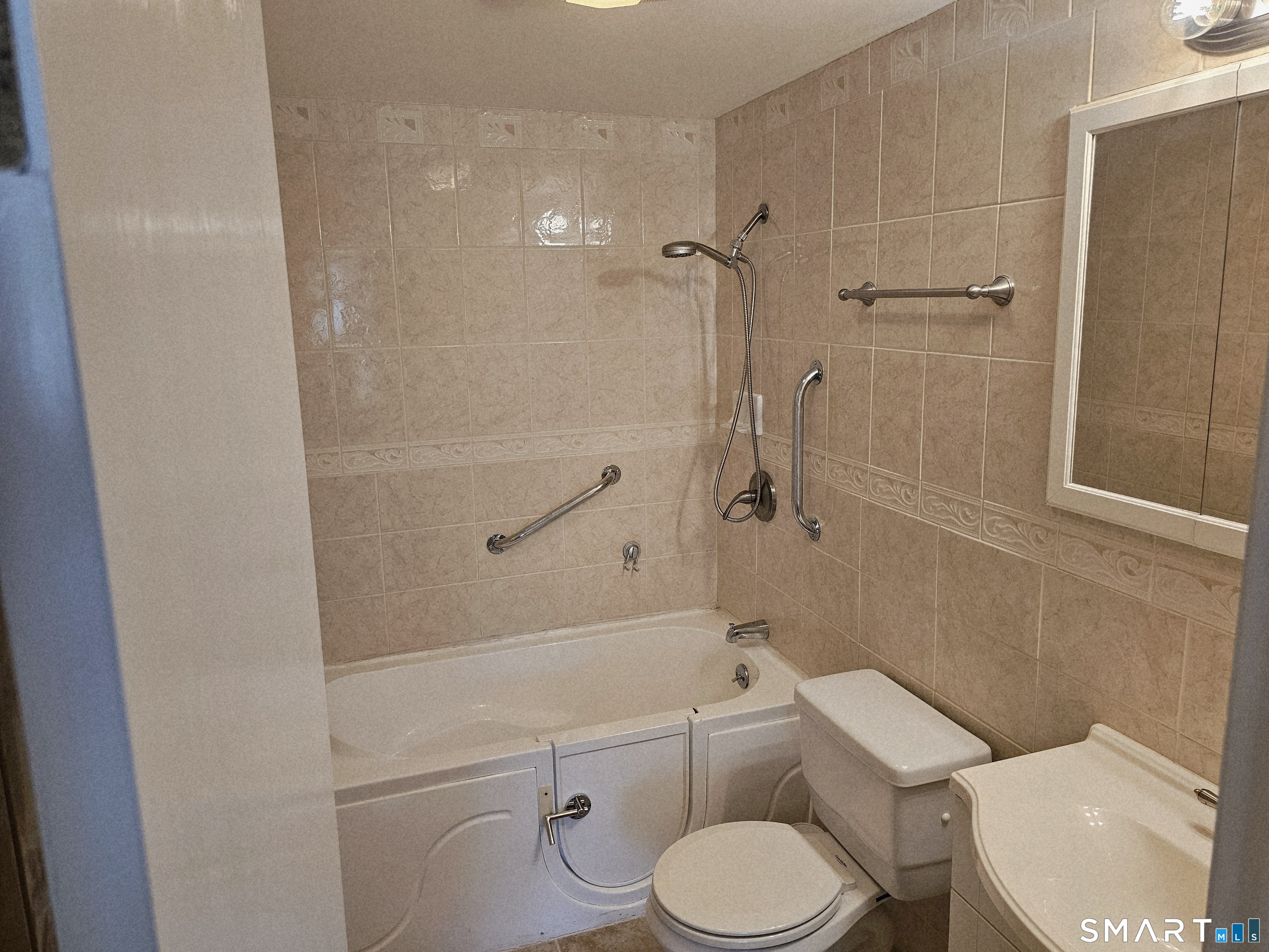 18 Meryl Court Groton, CT 06340 - Photo 15 of 22