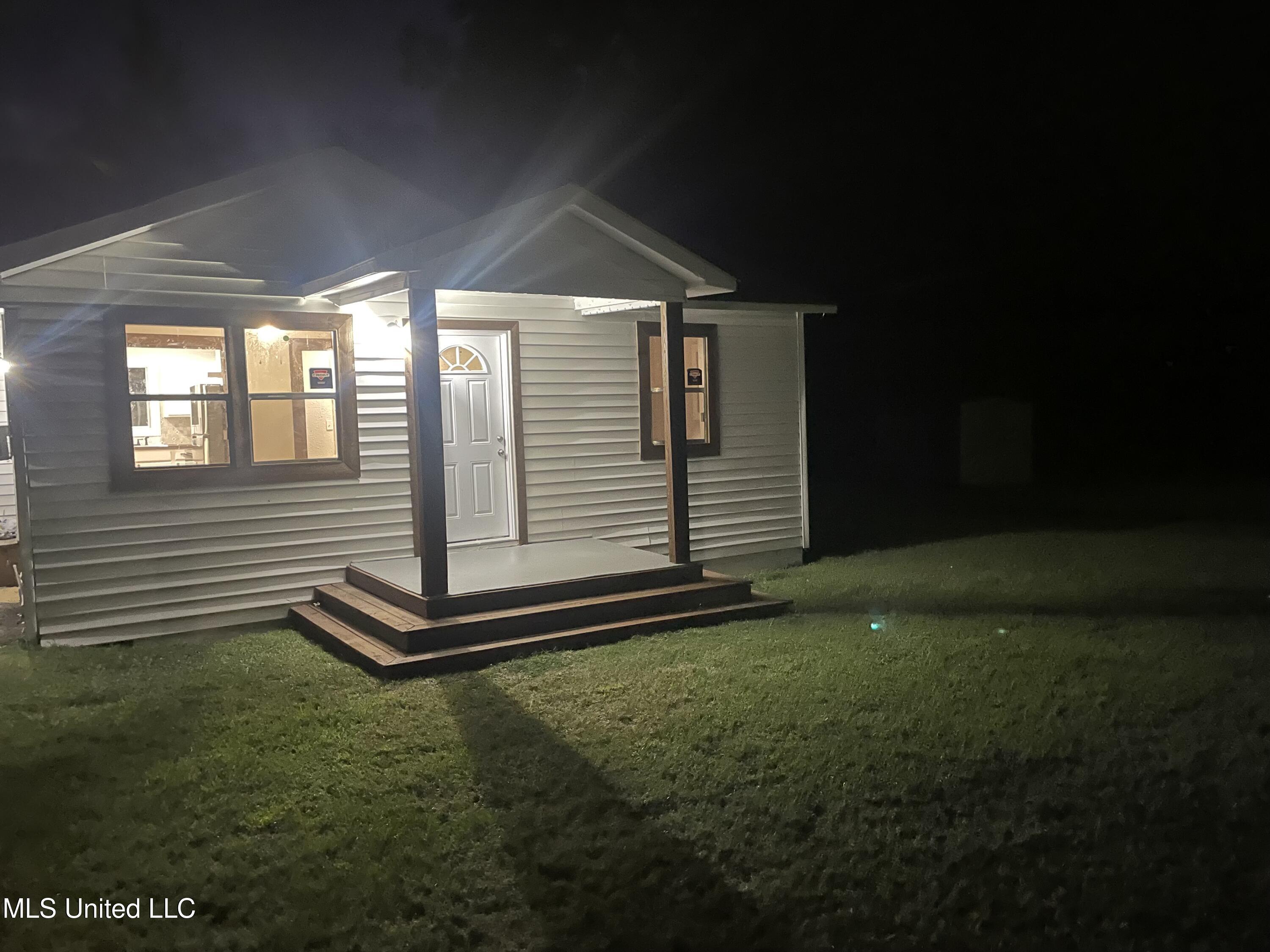 124 Burden Street Flora, MS 39071 - Photo 2 of 13 IMG_0986