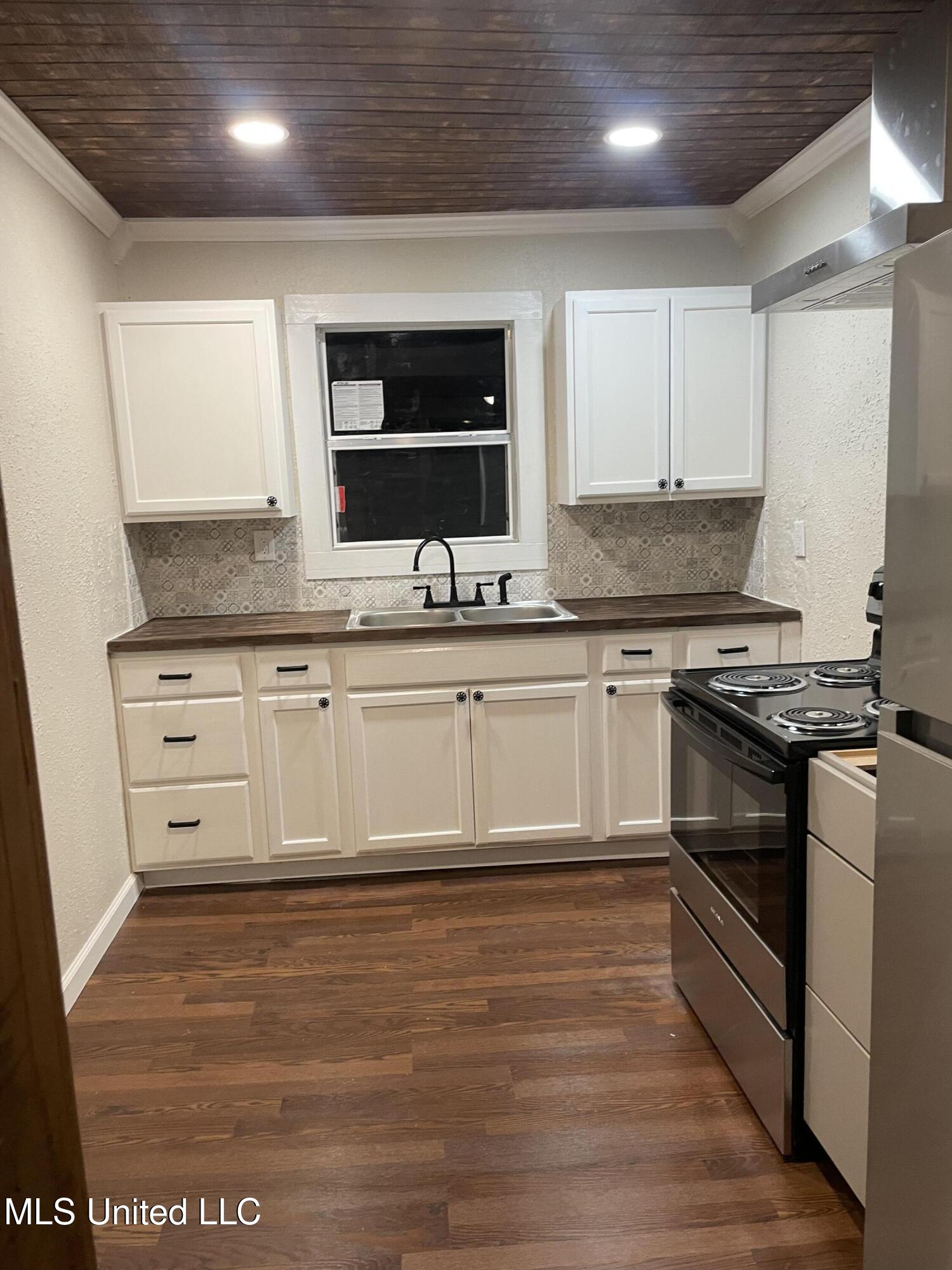 124 Burden Street Flora, MS 39071 - Photo 6 of 13 IMG_0982 (1)