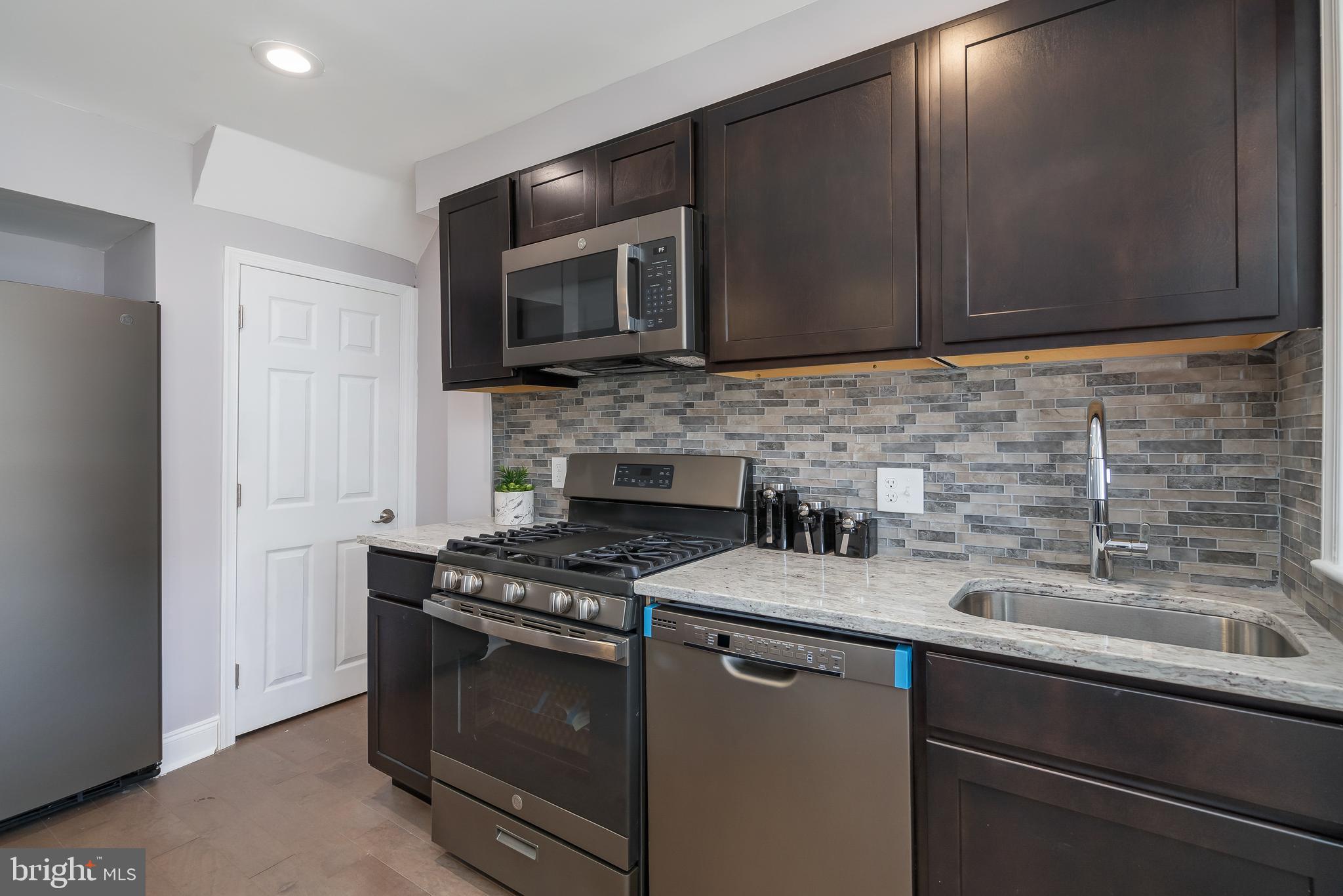224 Kingston Road Baltimore, MD 21220 - Photo 14 of 35 Gourmet Kitchen