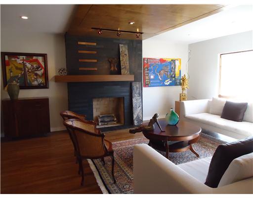 2540 Mt Royal Road Pittsburgh, PA 15217 - Photo 3 of 18 Living Room.