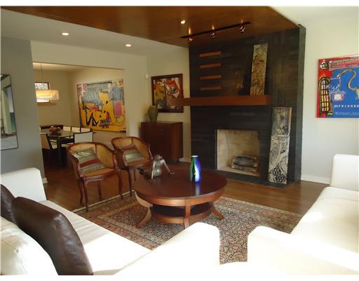 2540 Mt Royal Road Pittsburgh, PA 15217 - Photo 4 of 18 Living Room.