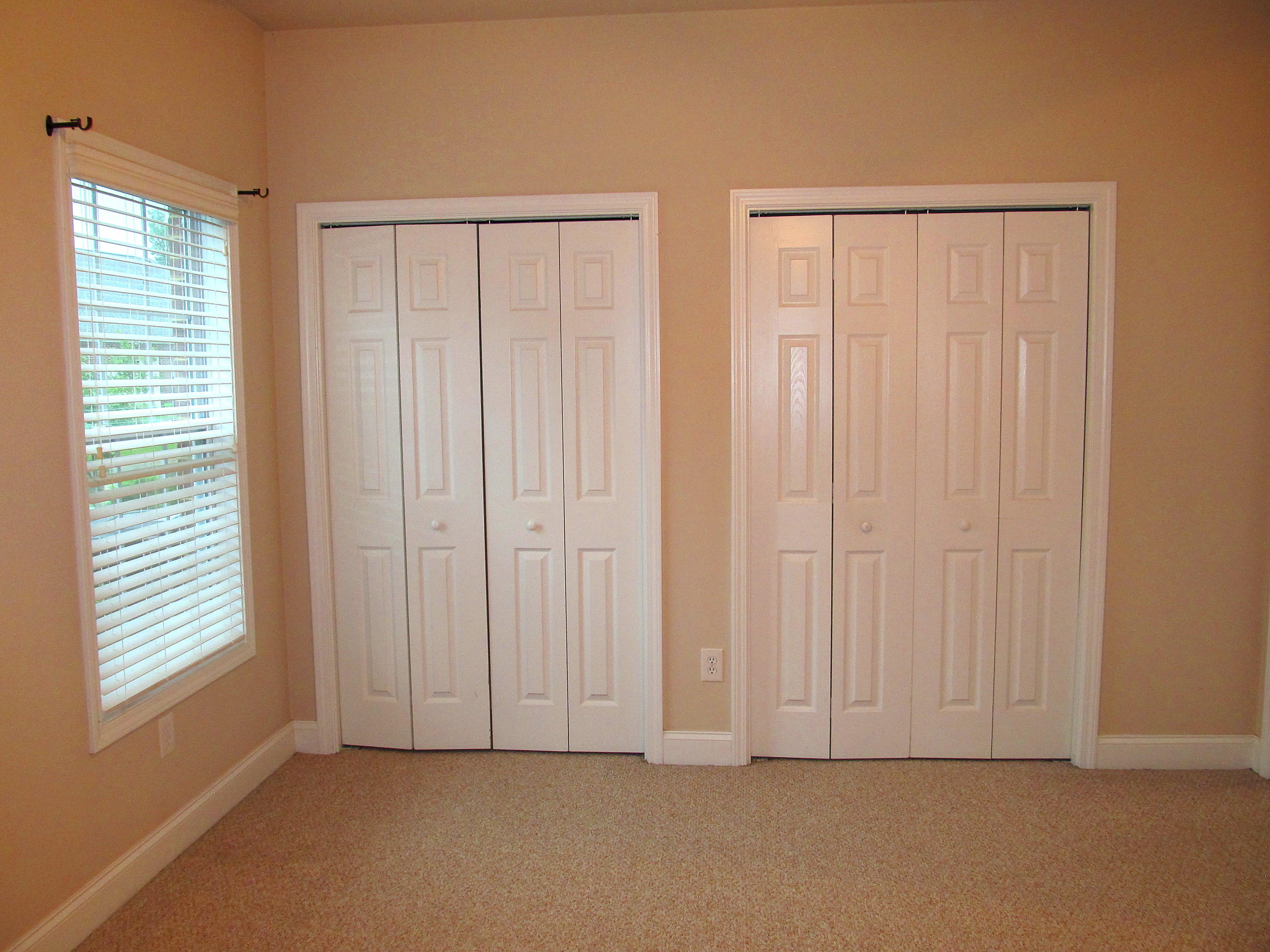 148 Hardinberry Street Oak Ridge, TN 37830 - Photo 11 of 39 Master bedroom - 2 closets