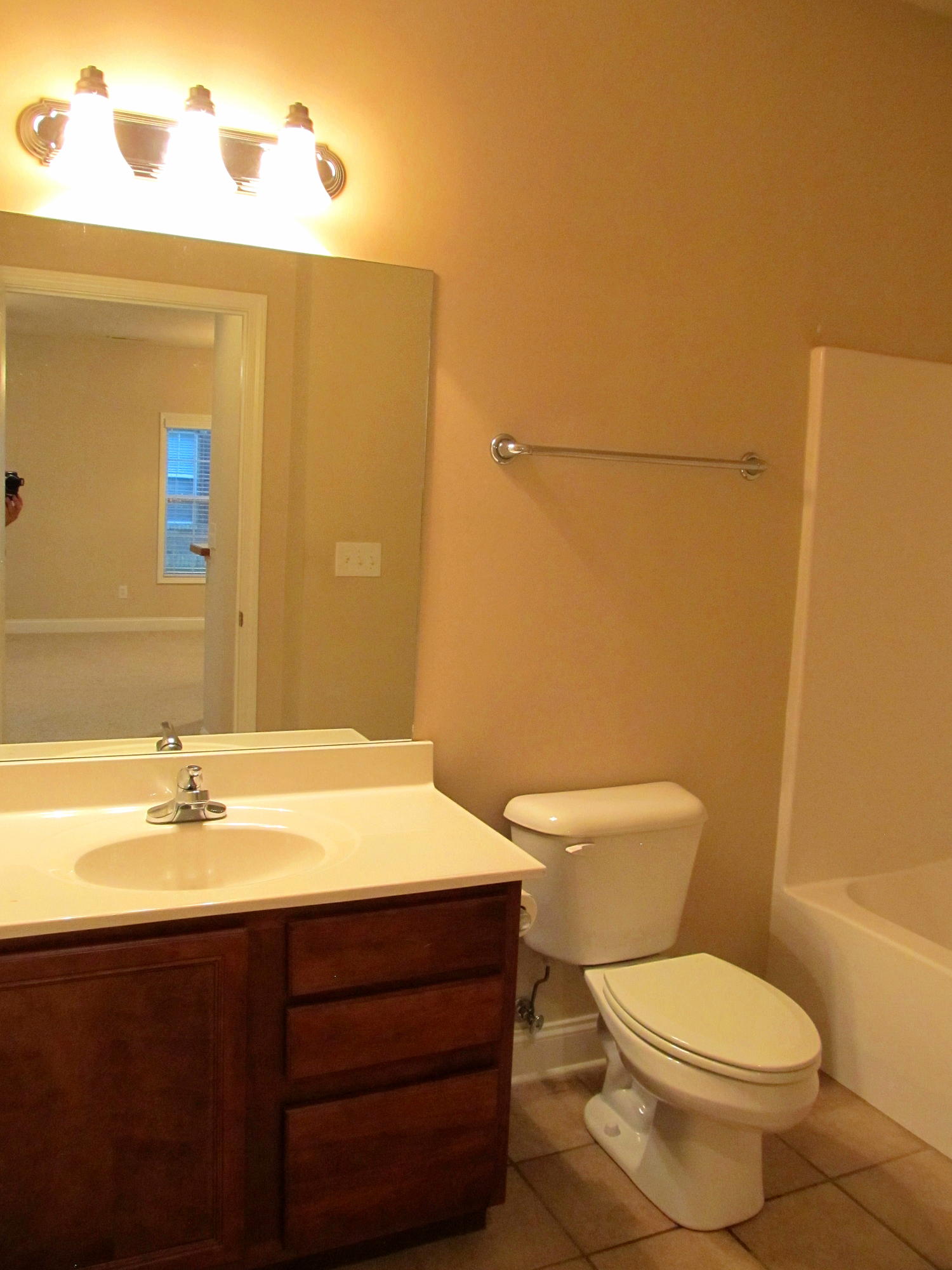 148 Hardinberry Street Oak Ridge, TN 37830 - Photo 14 of 39 Main bath