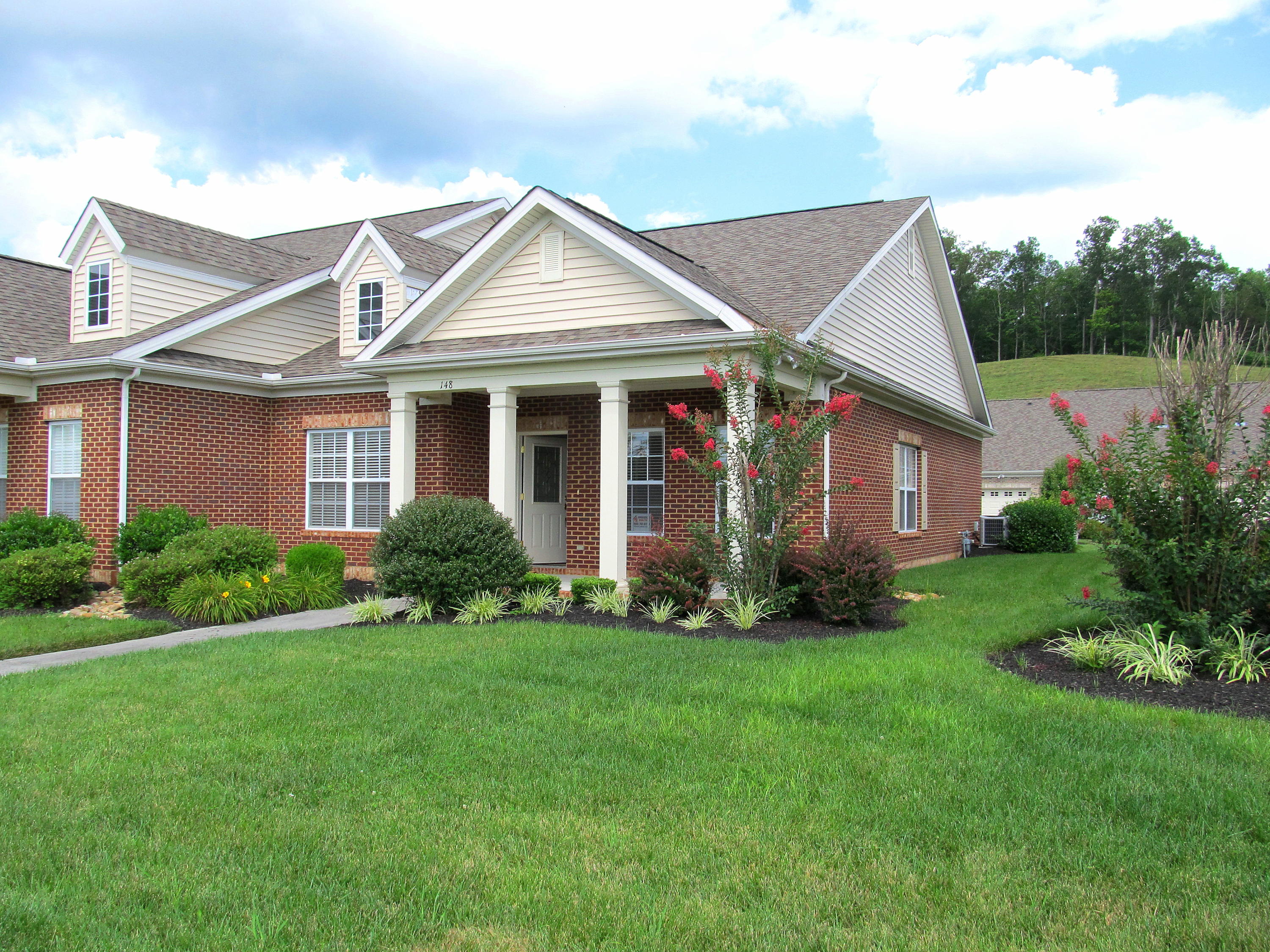 148 Hardinberry Street Oak Ridge, TN 37830 - Photo 4 of 39 Covered front porch