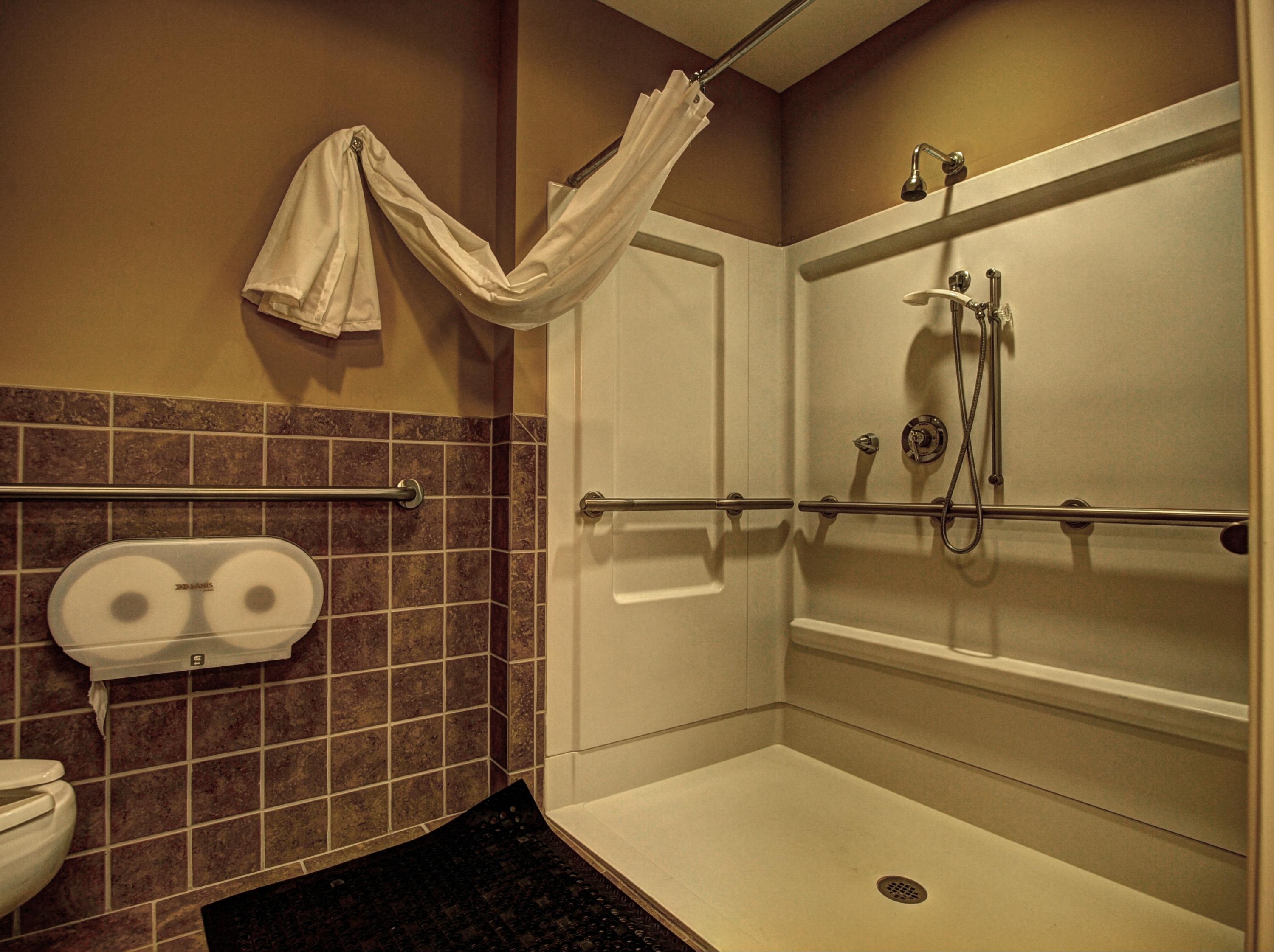 148 Hardinberry Street Oak Ridge, TN 37830 - Photo 33 of 39 Wellness center bath