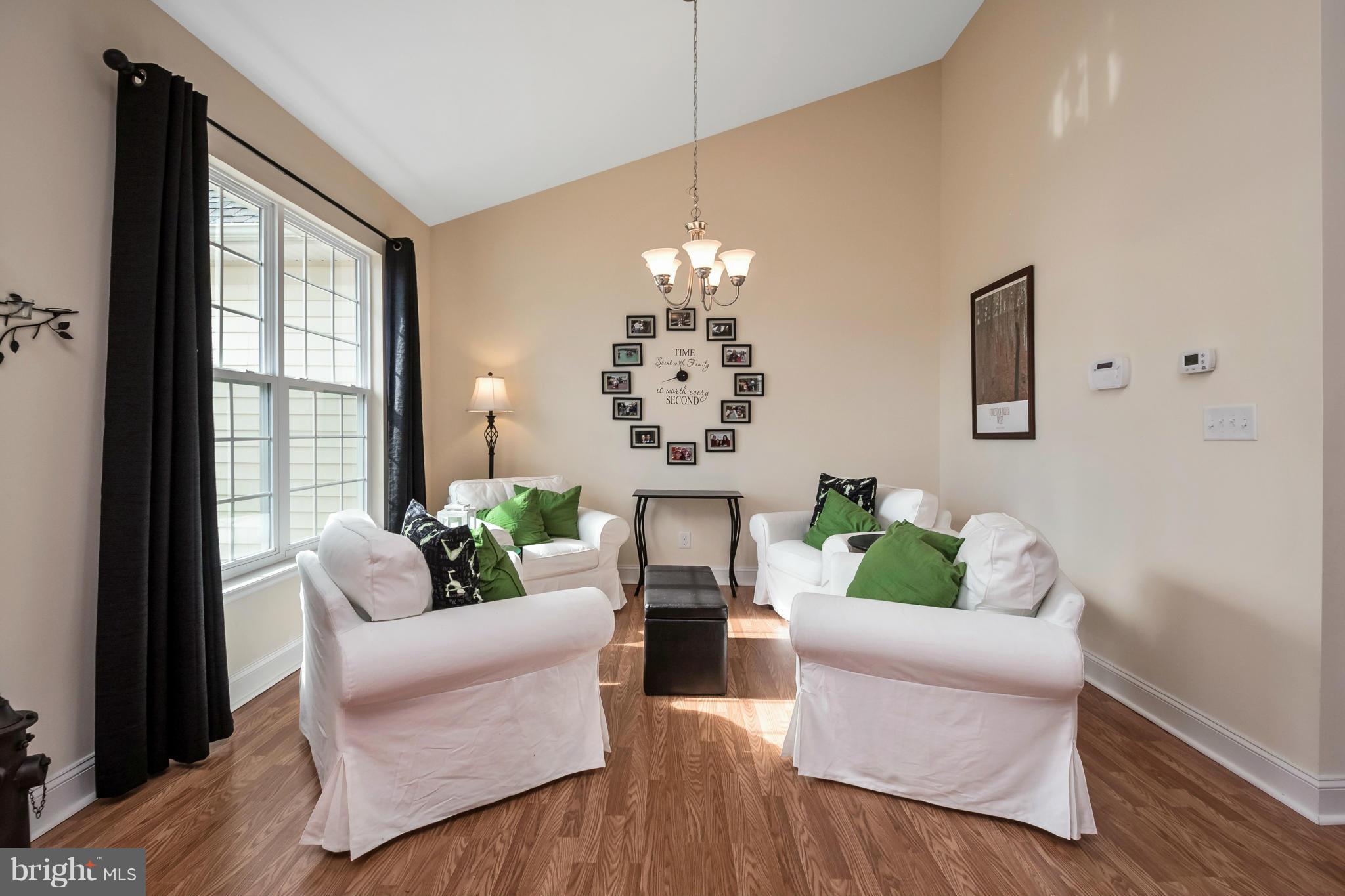 1085 Rainbow Ridge Bumpass, VA 23024 - Photo 4 of 30 Living Room