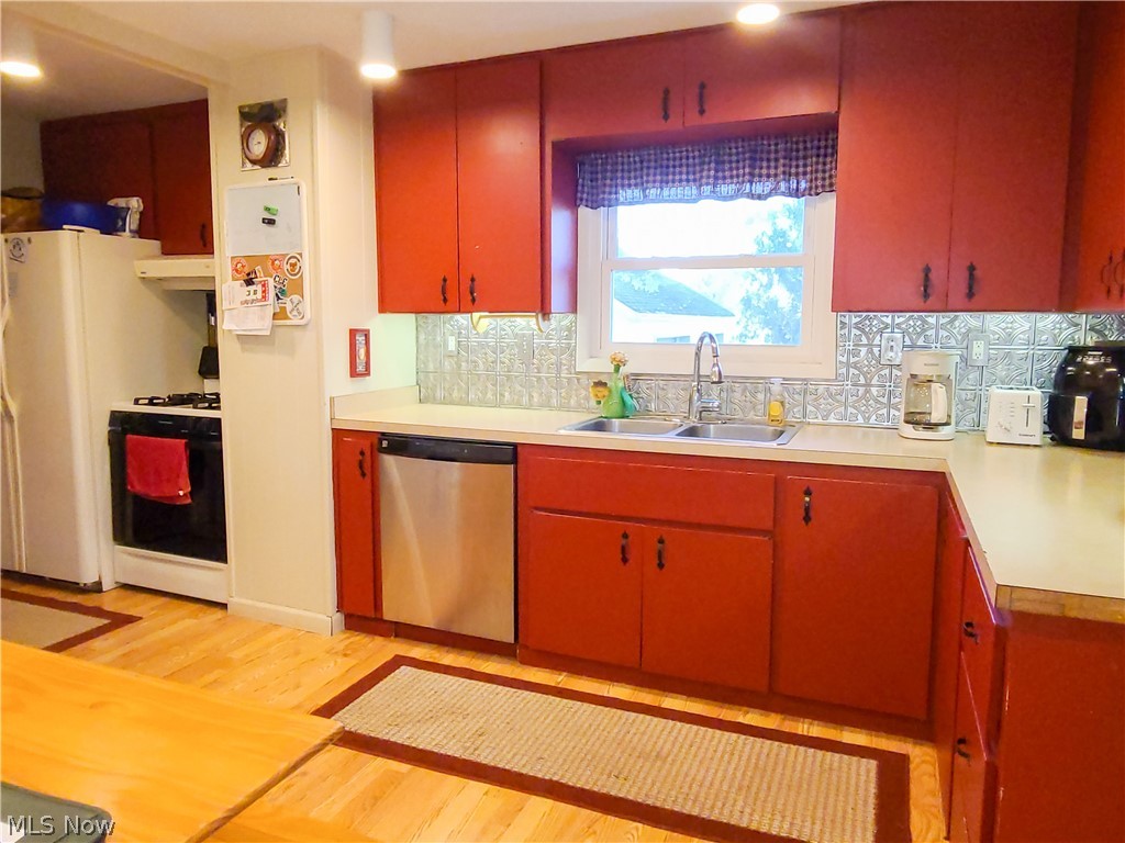 17894 Sheldon Road Brook Park, OH 44142 - Photo 2 of 24 Gallery Image 2