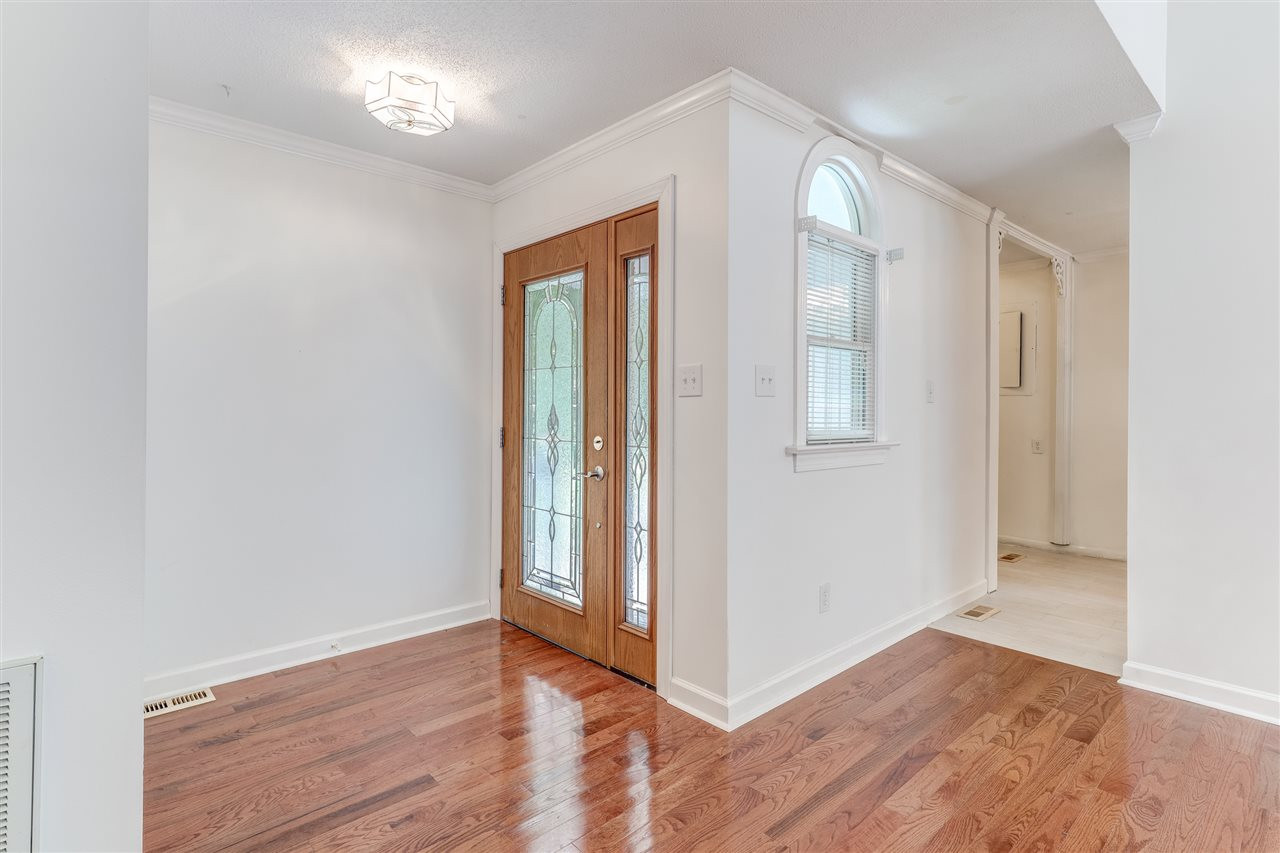 6309 Oakbrook Circle Raleigh, NC 27609 - Photo 4 of 21 Photo 4