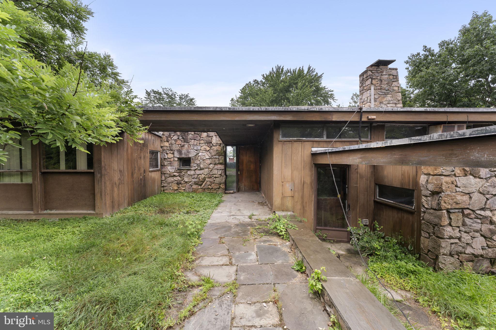 2935 Whitehall Road Norristown, PA 19403 - Photo 9 of 42