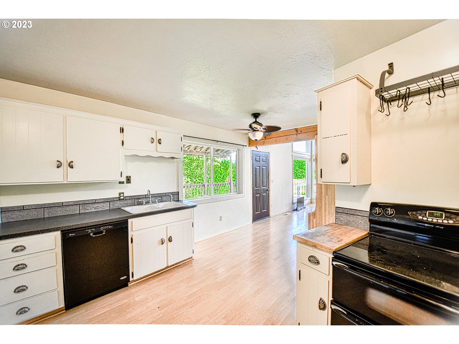 74438 Olson Road Clatskanie, OR 97016 - Photo 13 of 39 Kitchen