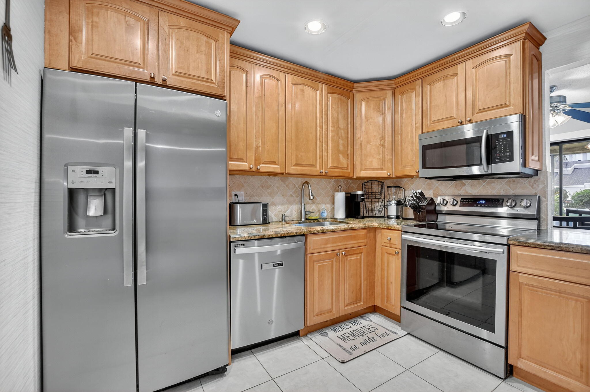 1061 Northwest 13th Street, Unit 2 Boca Raton, FL 33486 - Photo 7 of 37 Kitchen