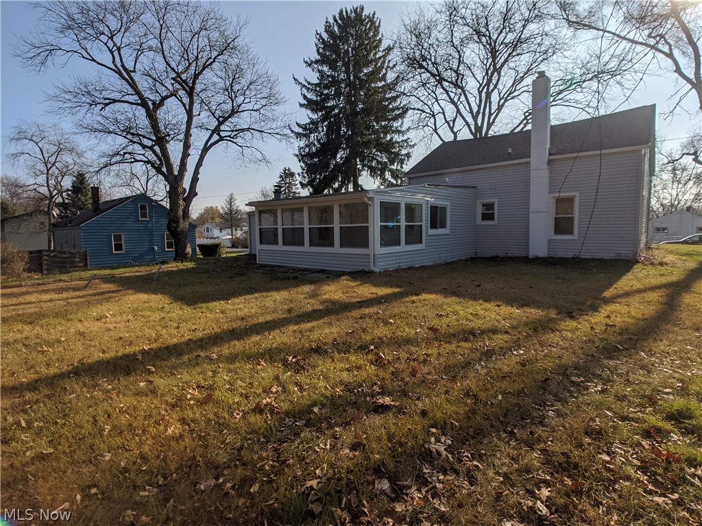 757 Rex Lake Road Akron, OH 44319 - Photo 5 of 31
