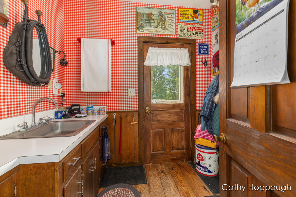 1824 Nickleplate Road Ionia, MI 48846 - Photo 13 of 46 IMG_1012