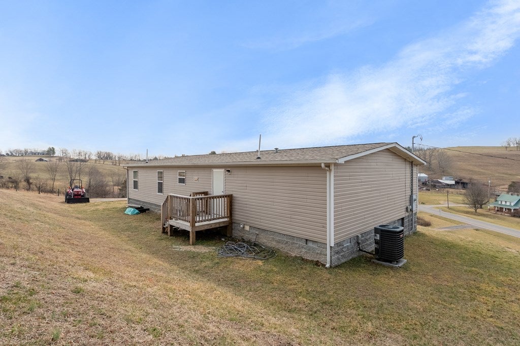 1436 Fort Chiswell Road Max Meadows, VA 24360 - Photo 42 of 56 Gallery Image 42