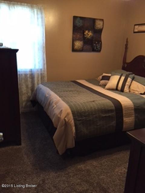 11308 Deering Road Louisville, KY 40272 - Photo 6 of 8 7.JPG