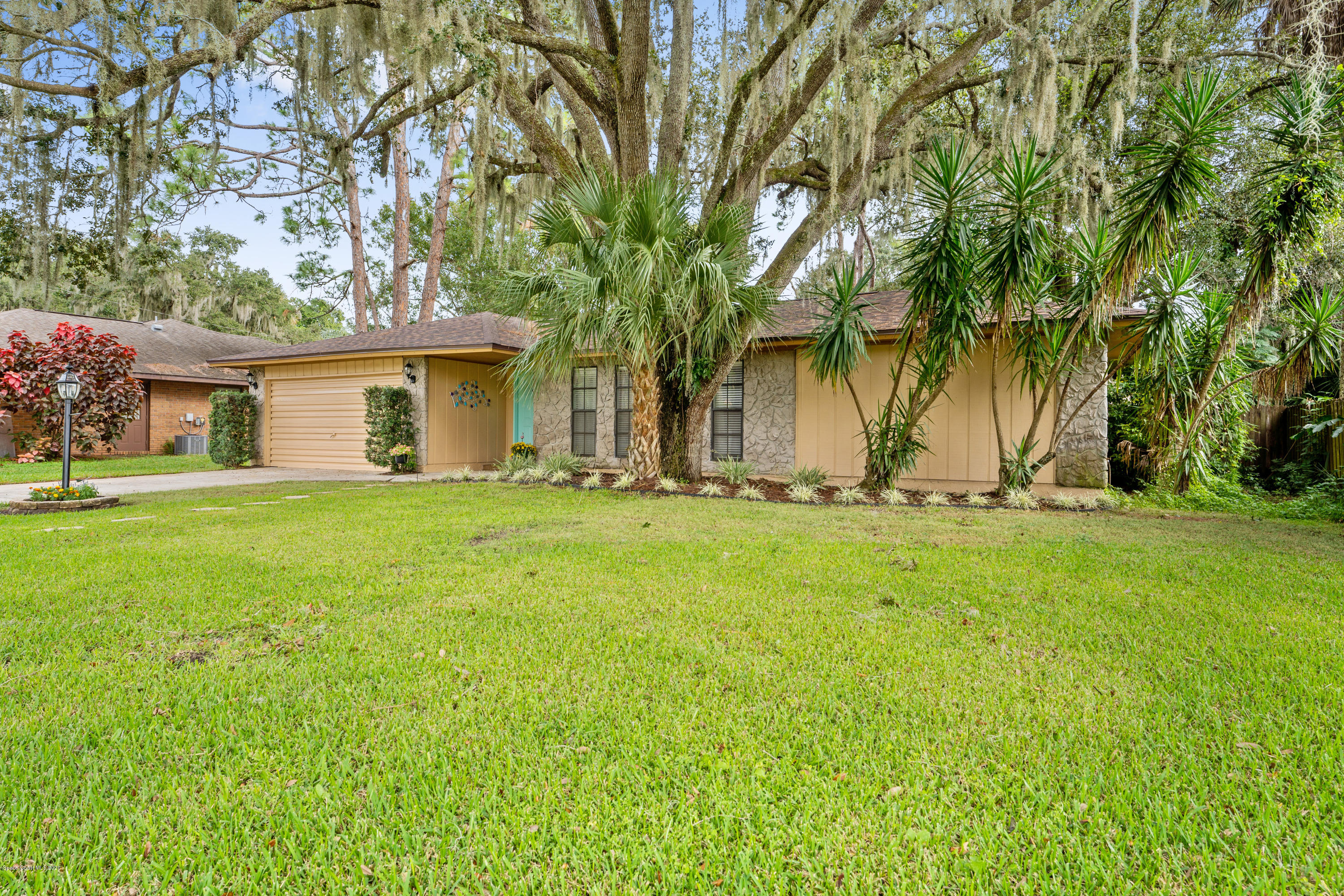 1540 Van Eck Road Northeast Palm Bay, FL 32907 - Photo 3 of 29 03-DSC07643