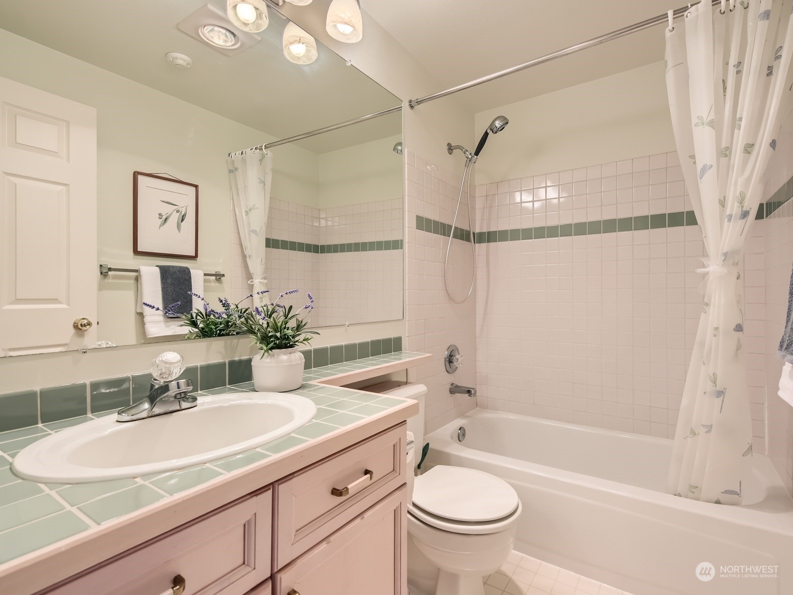 10909 Avondale Road Northeast, Unit N154 Redmond, WA 98052 - Photo 10 of 11 Gallery Image 10