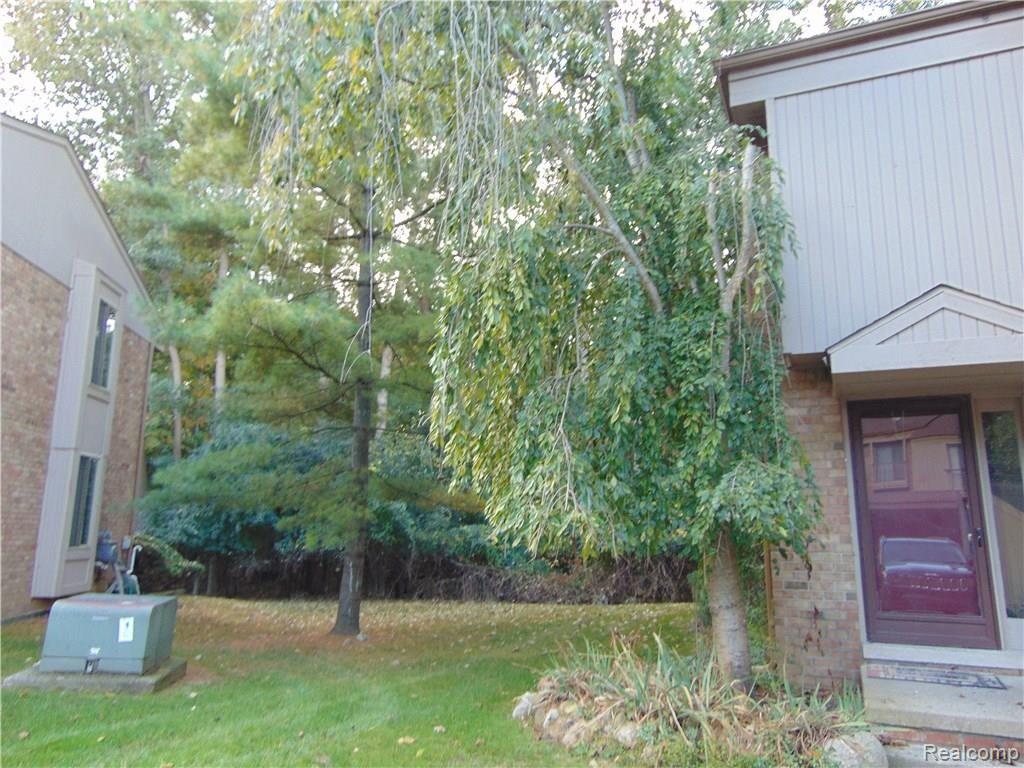 1419 Oakbrook Rochester Hills Rochester, MI 48307 - Photo 2 of 16