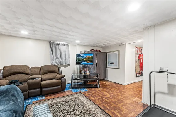 $475,000 | 489 Benefit Street, Pawtucket, RI 02861