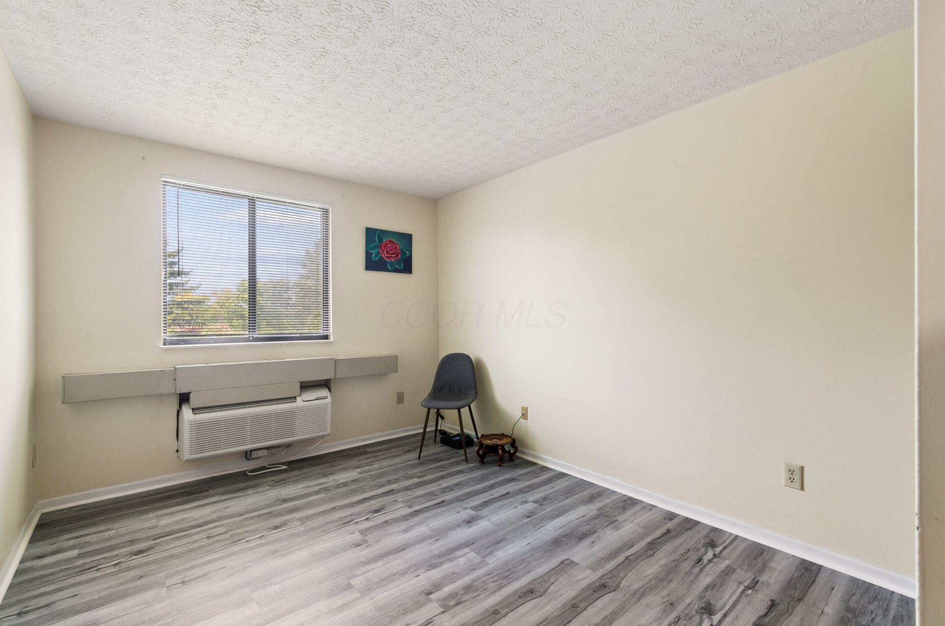 5885 Beechcroft Road, Unit 302 Columbus, OH 43229 - Photo 18 of 31 2nd Bedroom
