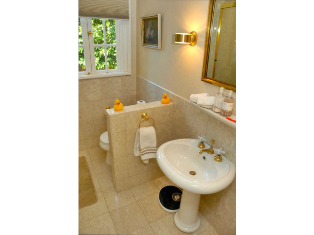 115 Ericson Road Hillsborough, CA 94010 - Photo 19 of 24 Gallery Image 19