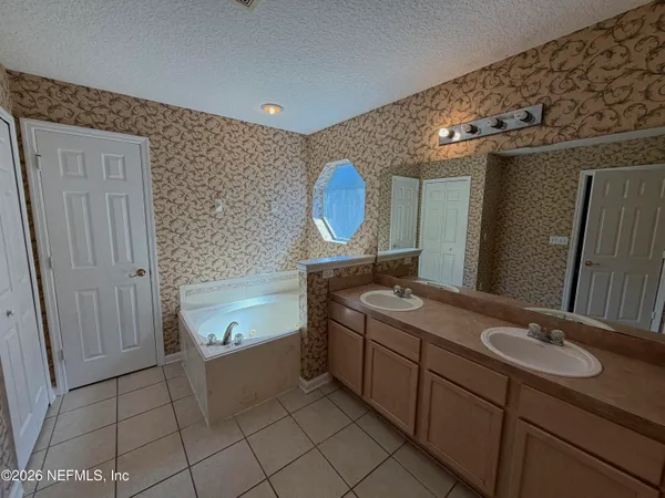 $2,550 | 10753 Long Cove Court, Jacksonville, FL 32222