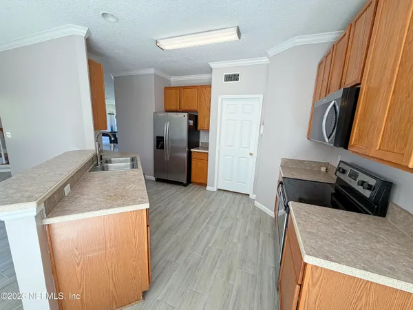 $2,550 | 10753 Long Cove Court, Jacksonville, FL 32222