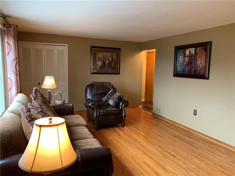 1456 Prospect Road Pittsburgh, PA 15227 - Photo 4 of 25 Gallery Image 4