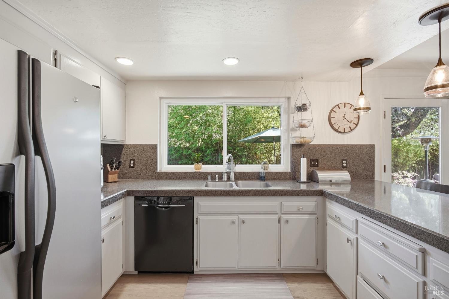 142 Shortt Road Santa Rosa, CA 95405 - Photo 11 of 48