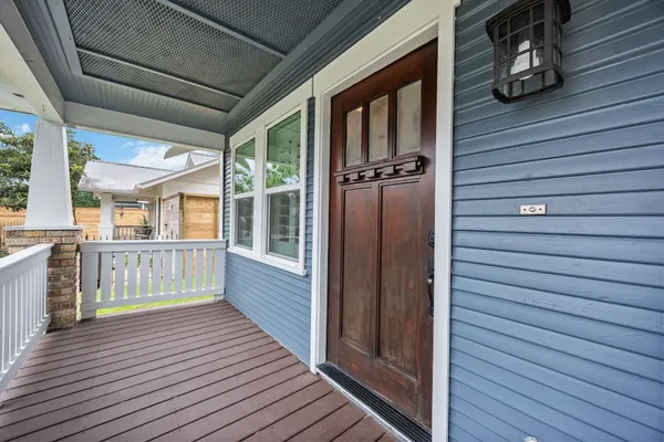 $3,200 | 1104 Walton Street, Houston, TX 77009