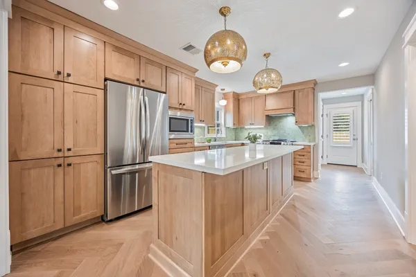 $3,200 | 1104 Walton Street, Houston, TX 77009