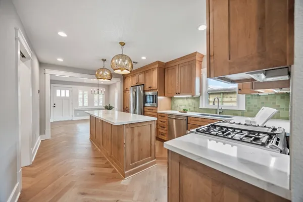 $3,200 | 1104 Walton Street, Houston, TX 77009