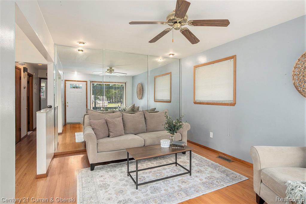 71 Orchard Street River Rouge, MI 48218 - Photo 5 of 16 Gallery Image 5