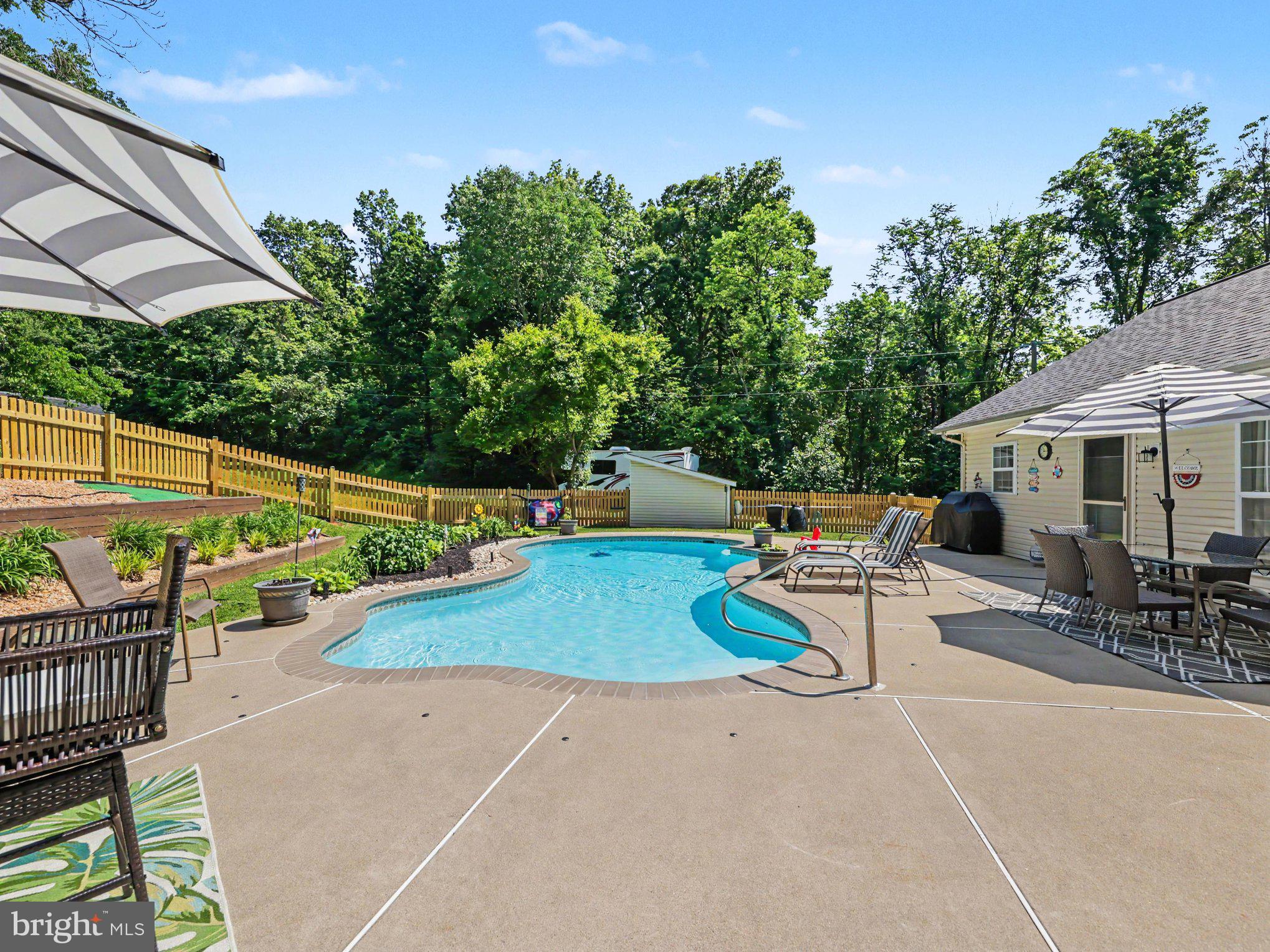 7462 Keith Road Warrenton, VA 20186 - Photo 32 of 37 Room for all the family