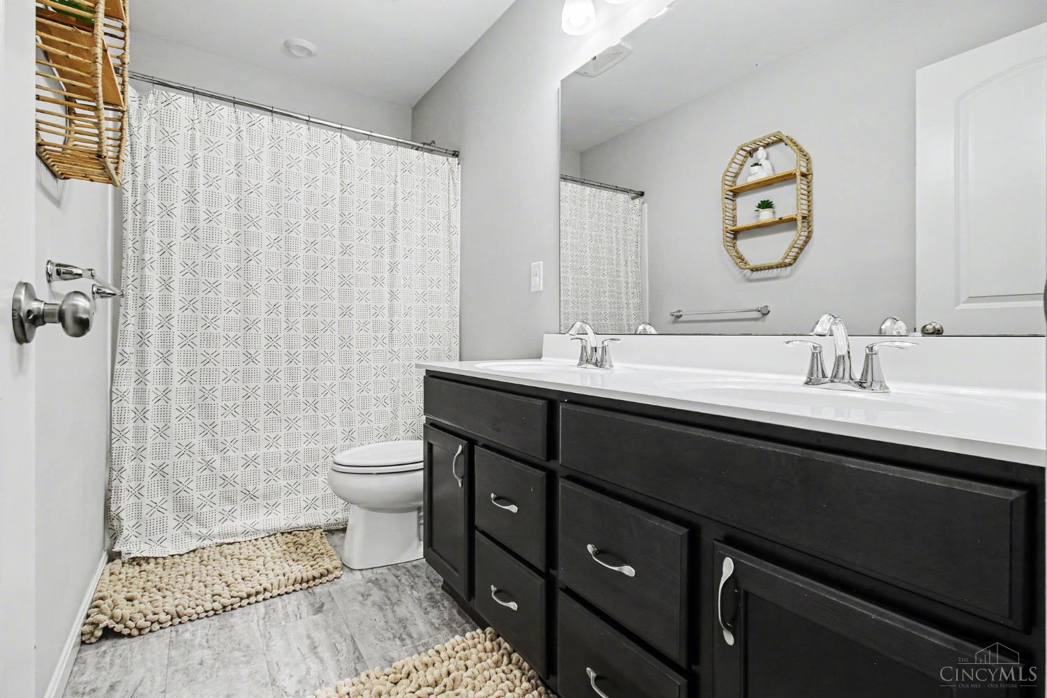 4677 Hampton Pointe Drive Cincinnati, OH 45248 - Photo 23 of 28