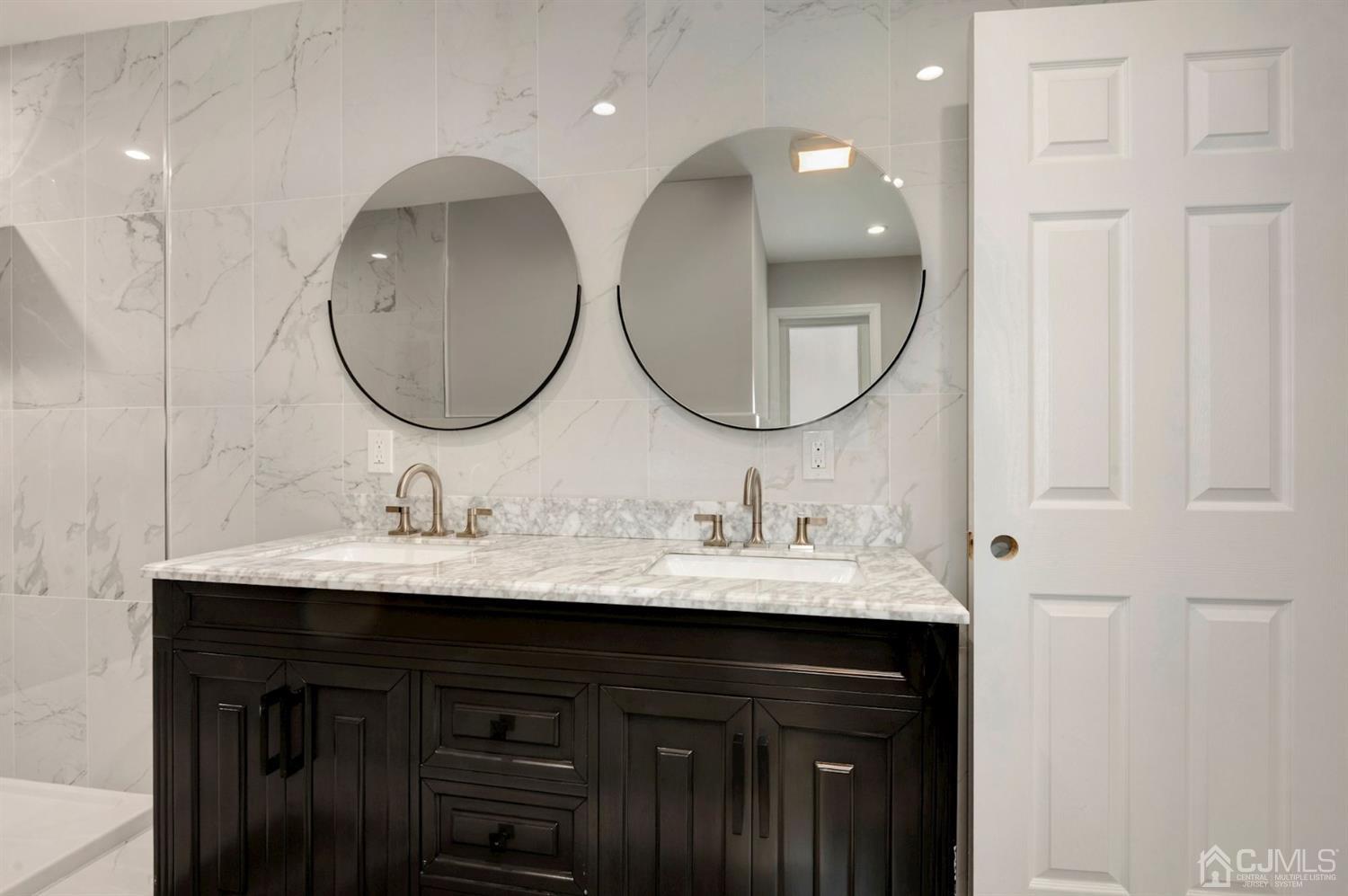 81 Fresh Ponds Road Monroe Township, NJ 08831 - Photo 22 of 30 master bath
