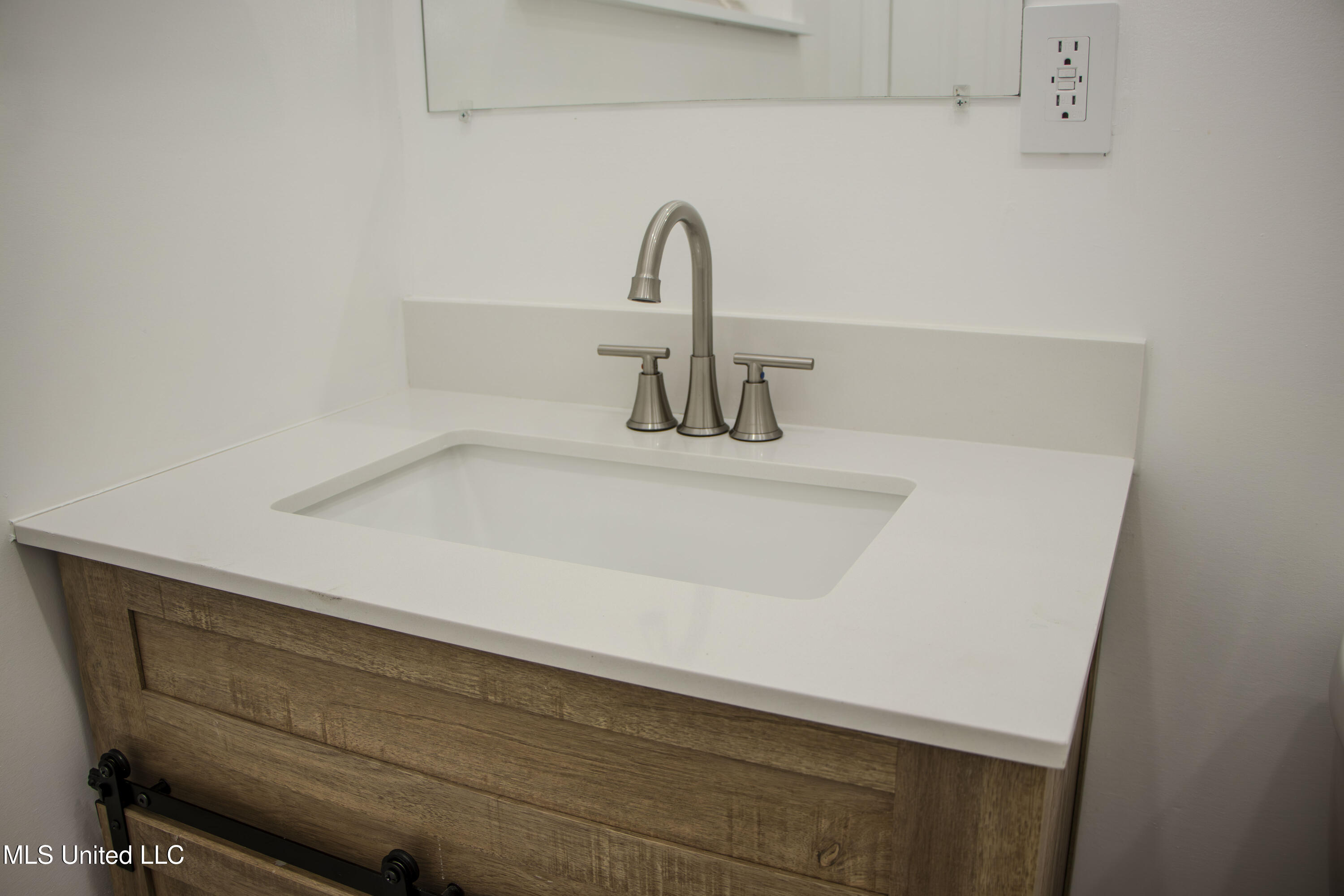 420 Downing Street Jackson, MS 39216 - Photo 14 of 25 IMG_9849