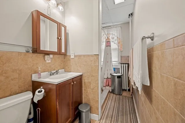 $3,800 | 154 Glen Street, Unit 1, Somerville, MA 02145